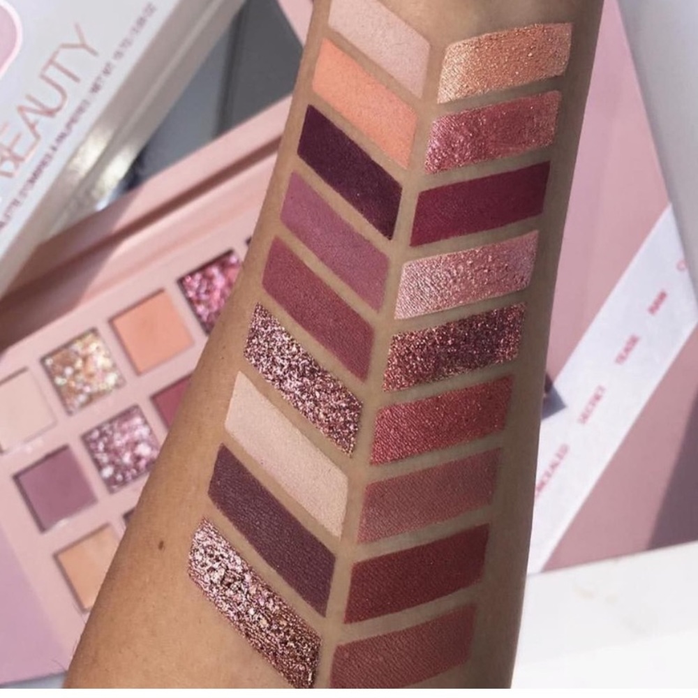 Huda Beauty New Nudes Eyeshadow Palette w Box - Picture 13 of 16